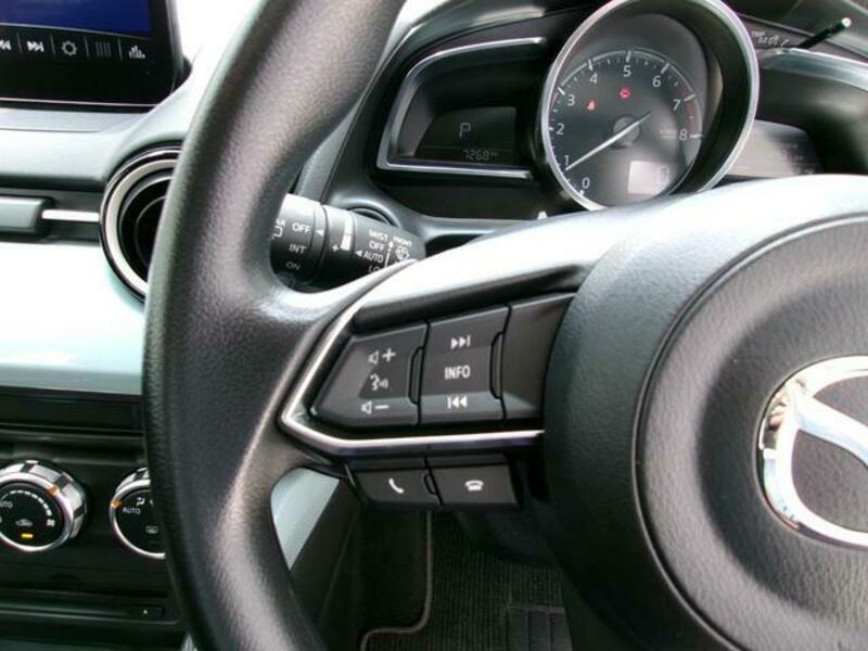 MAZDA2