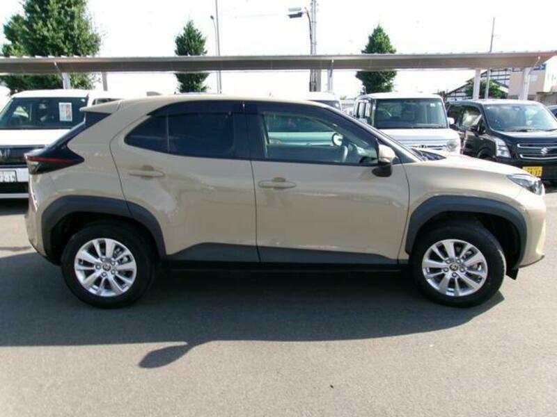 YARIS CROSS