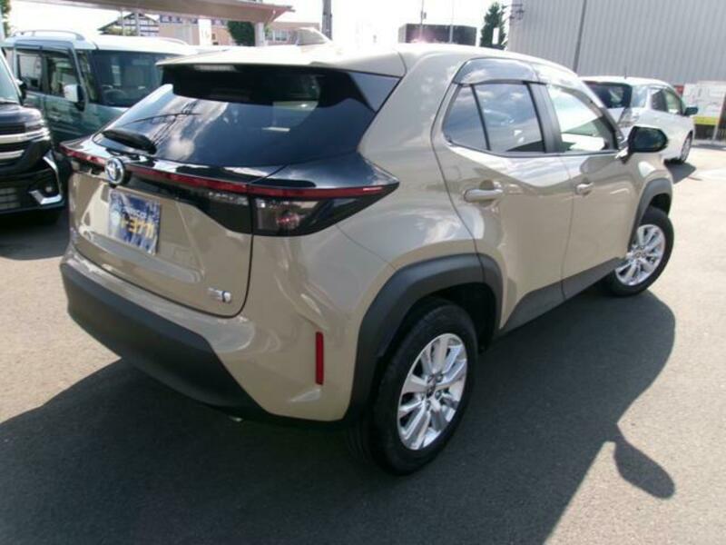 YARIS CROSS