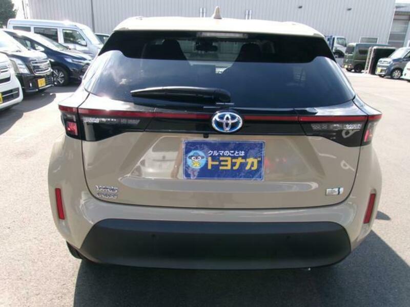 YARIS CROSS