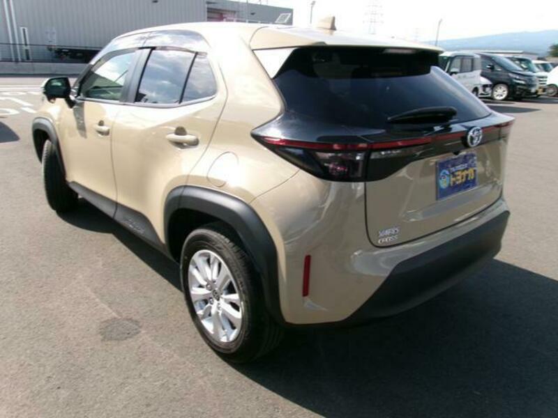 YARIS CROSS