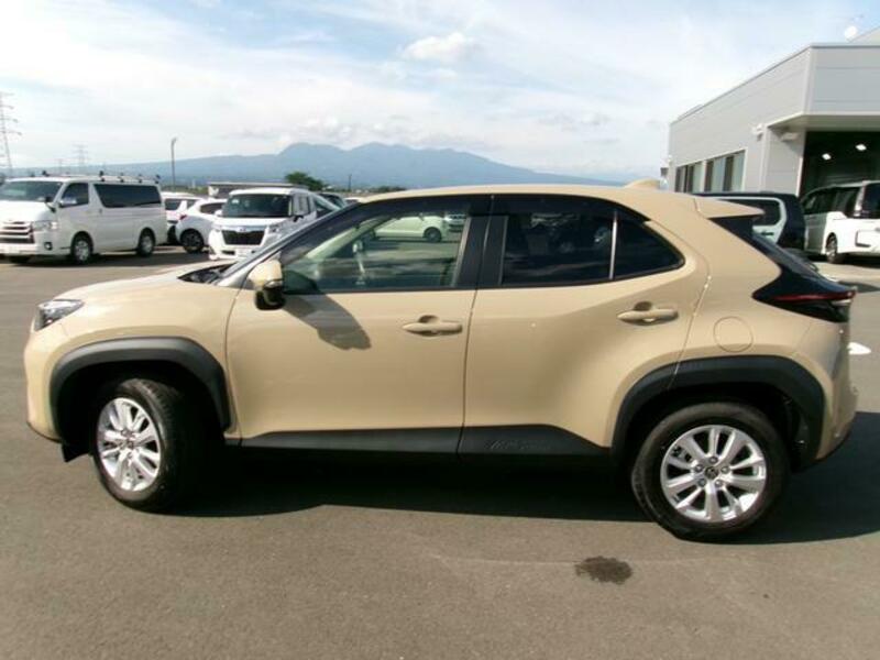 YARIS CROSS