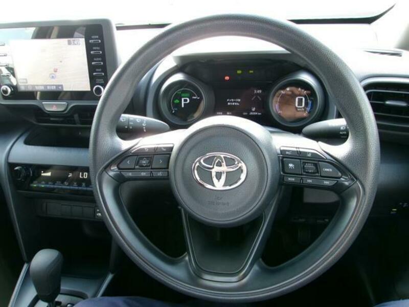 YARIS CROSS