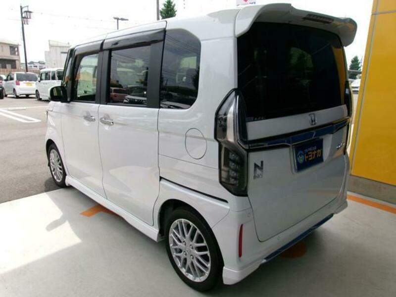 N BOX CUSTOM