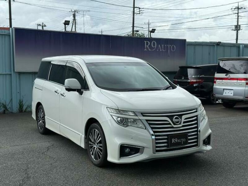 NISSAN ELGRAND