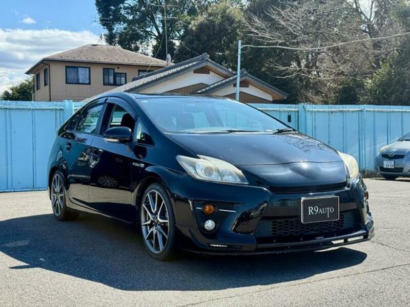 TOYOTA PRIUS