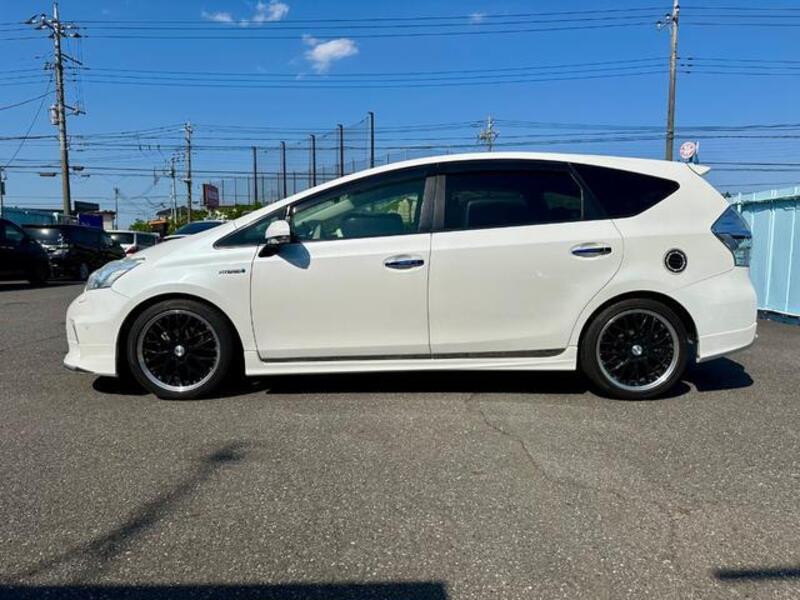 PRIUS ALPHA