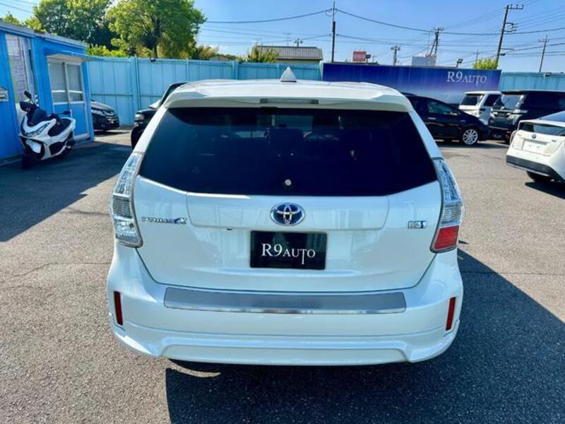 PRIUS ALPHA