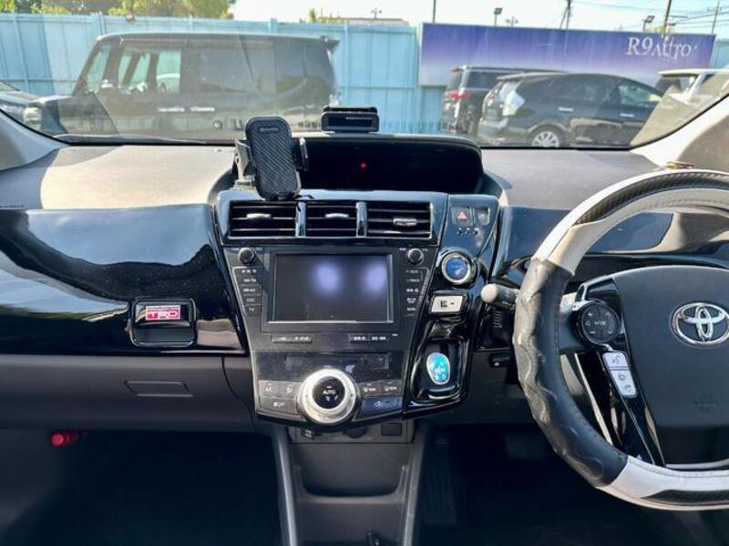 PRIUS ALPHA