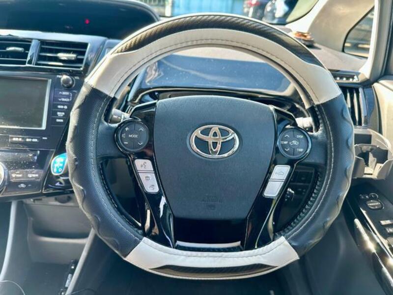 PRIUS ALPHA
