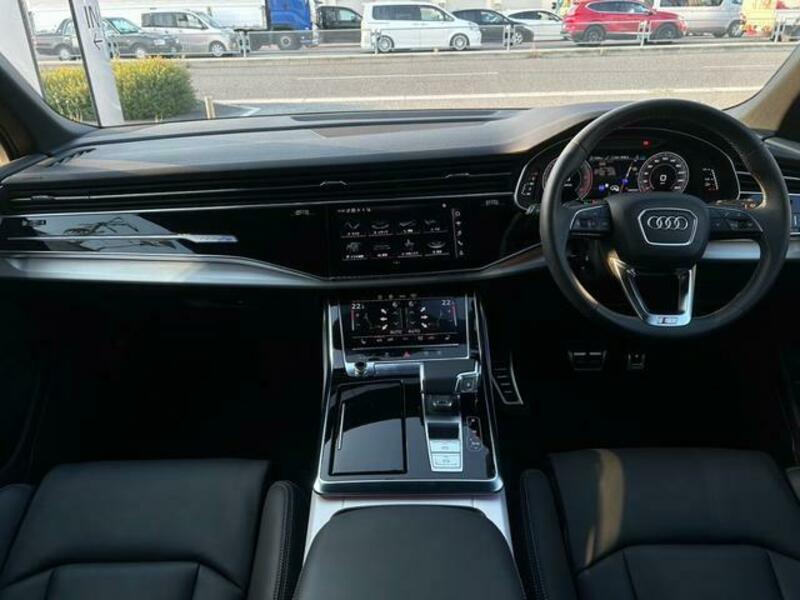 Q7