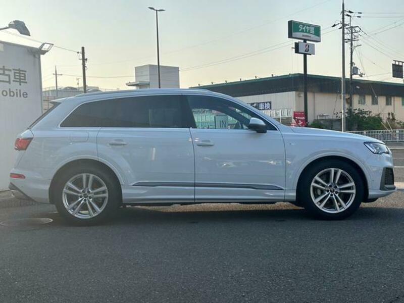 Q7