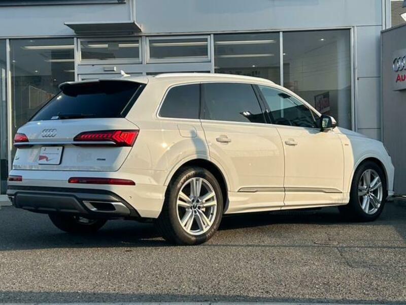 Q7