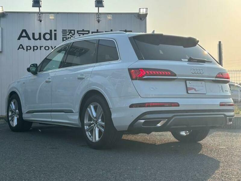 Q7