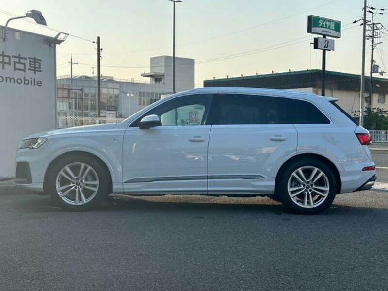 Q7