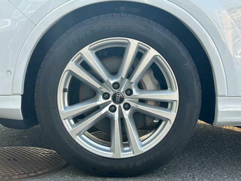 Q7