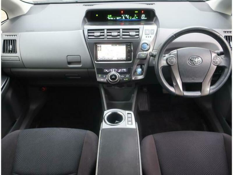 PRIUS ALPHA