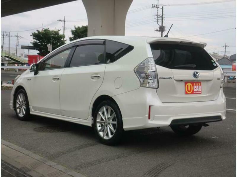 PRIUS ALPHA