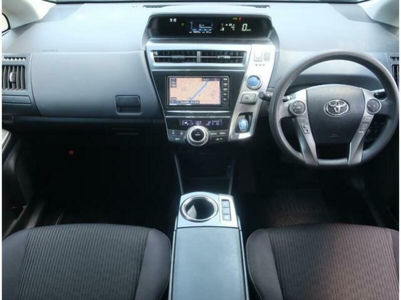 PRIUS ALPHA