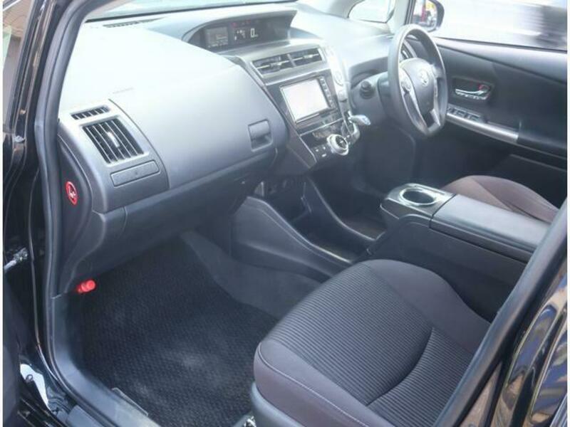 PRIUS ALPHA