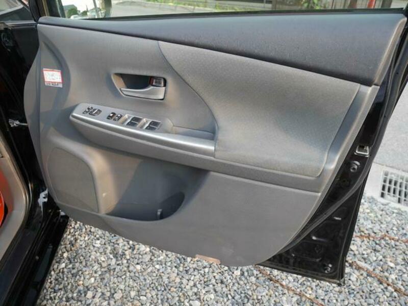PRIUS ALPHA