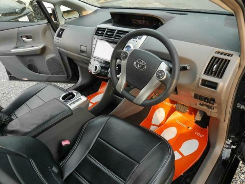 PRIUS ALPHA