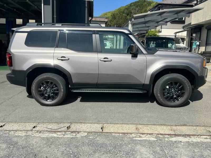 LAND CRUISER 250