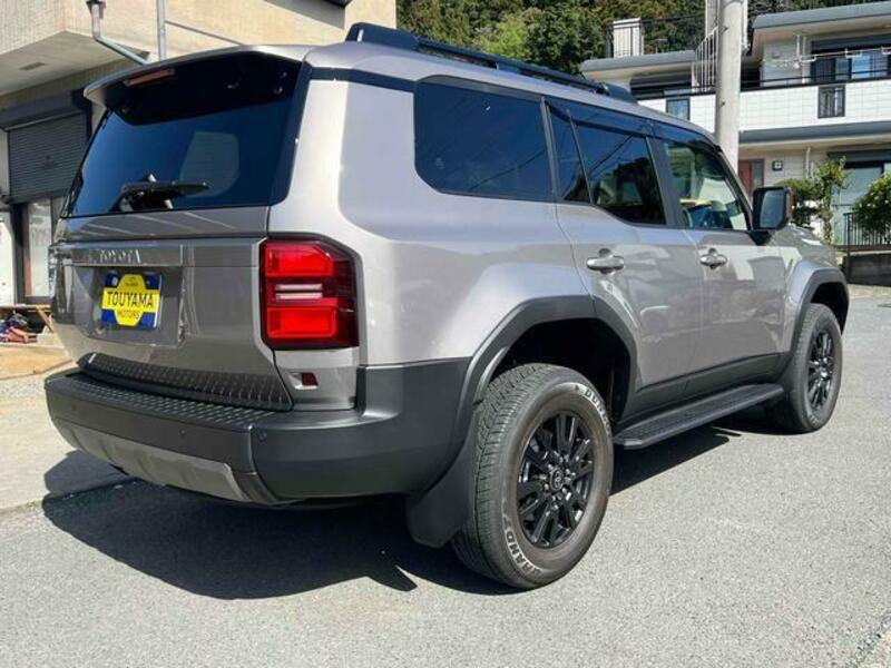 LAND CRUISER 250