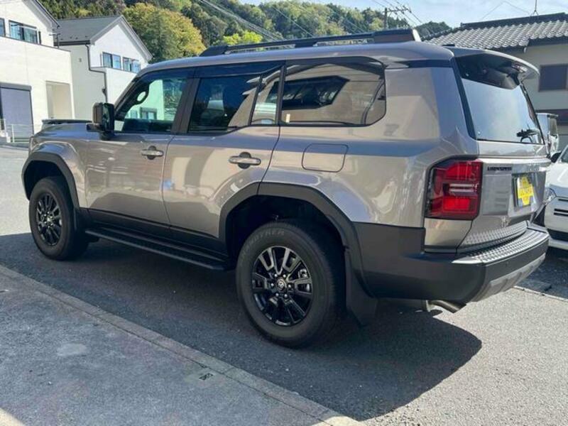 LAND CRUISER 250