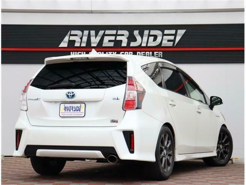 PRIUS ALPHA