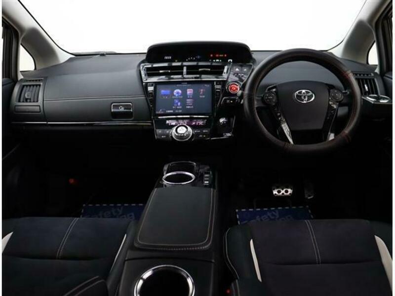 PRIUS ALPHA