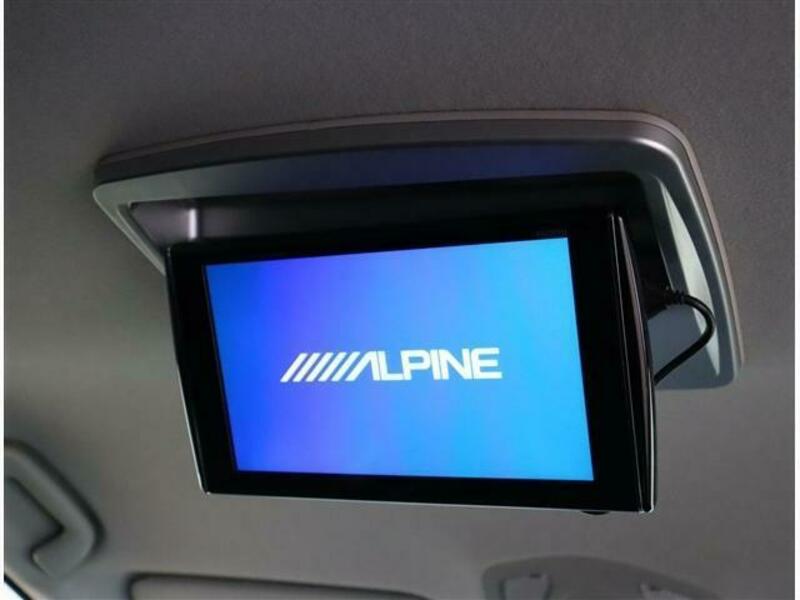 PRIUS ALPHA
