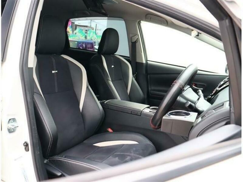 PRIUS ALPHA