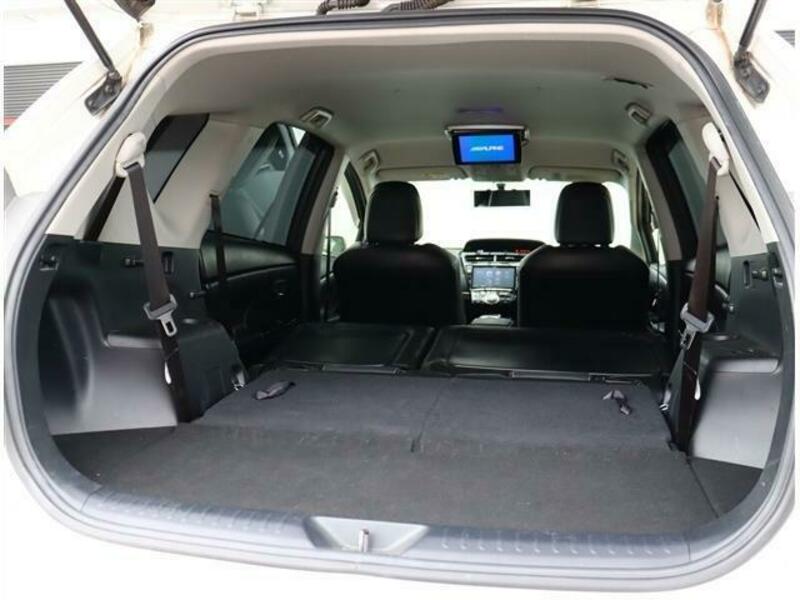 PRIUS ALPHA