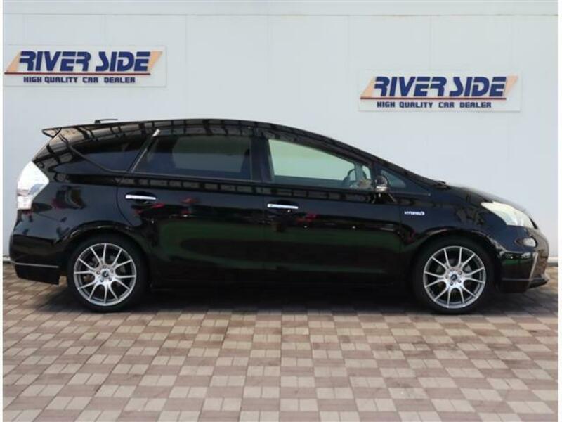 PRIUS ALPHA