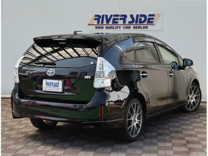 PRIUS ALPHA