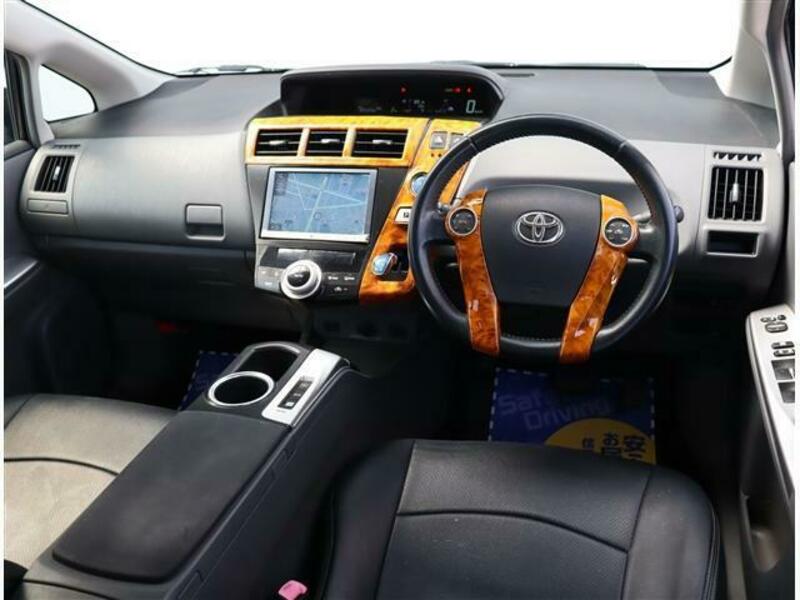PRIUS ALPHA