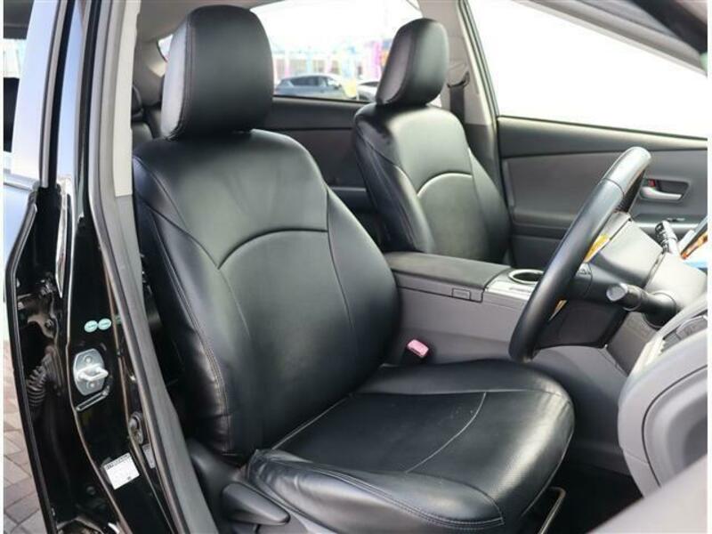 PRIUS ALPHA