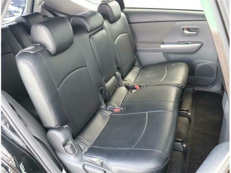 PRIUS ALPHA