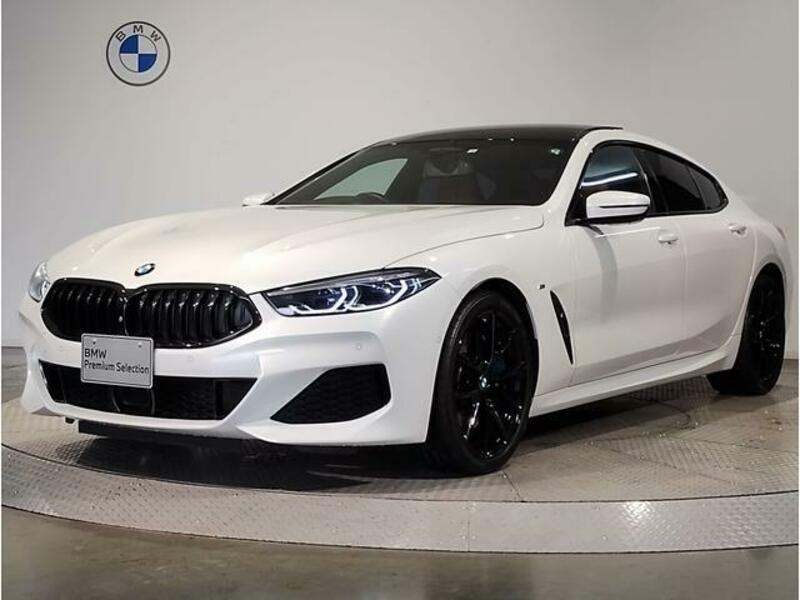 BMW 8 SERIES