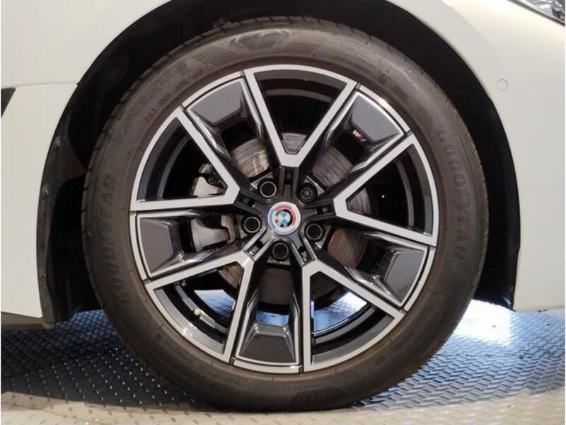 4 SERIES