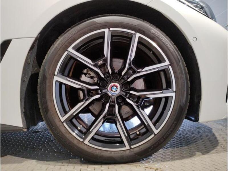 4 SERIES