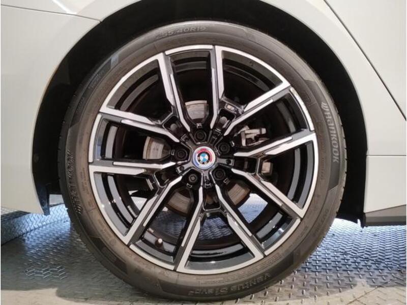 4 SERIES