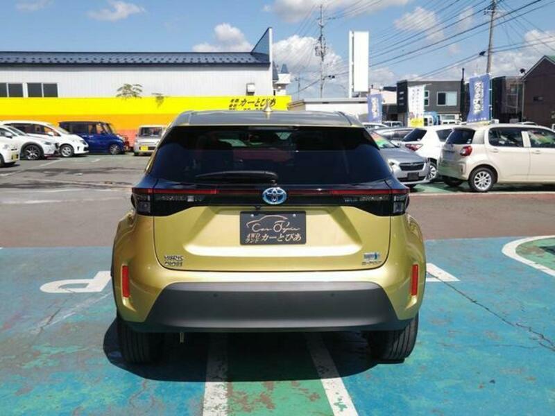 YARIS CROSS