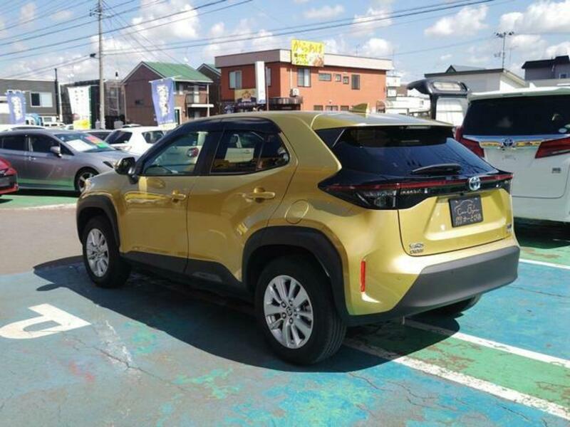 YARIS CROSS