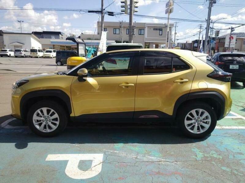 YARIS CROSS