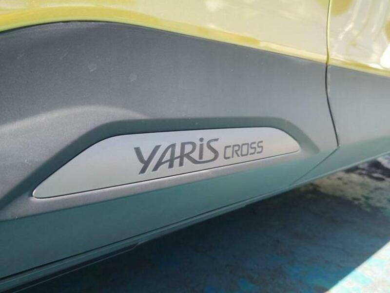 YARIS CROSS
