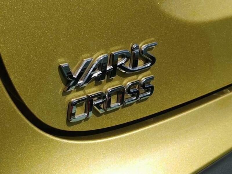YARIS CROSS