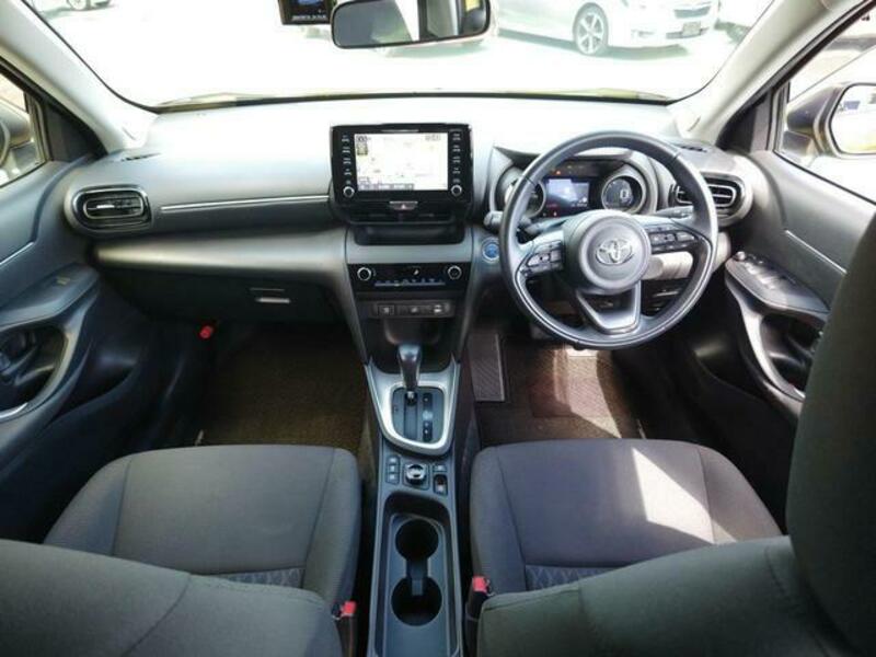 YARIS CROSS