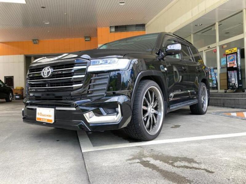 LAND CRUISER